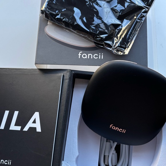 Anthropologie Fancii Mila LED Compact Mirror in Black - Picture 4 of 5